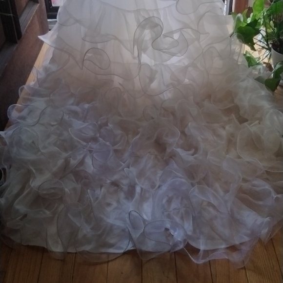 wedding dress size 12 white with sequins and pearl long train San Martin - Picture 13 of 16